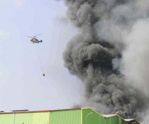Adana Valisi Elban: “Yangına müdahale sürüyor, diğer yerlere sıçrama ihtimali azaldı”