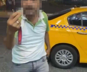 İstanbul’da taksi krizleri kamerada: Araçtan kovdu, müşteri seçti, üstüne yürüdü