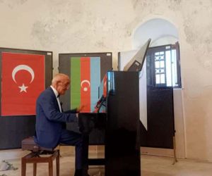 Azeri asıllı sanatçıdan 6 Şubat depremleri anısına konser