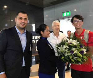 Dünya şampiyonu milli okçu Mete Gazoz, İstanbul’a geldi