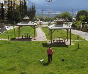 Kepez Belediyesi, ihale yöntemiyle 13 mahalle parkı inşa ediyor