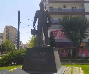 Şehit Yüzbaşı Cengiz Topel unutulmadı
