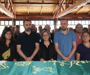 Kandıra Cezaevi’nde tutuklu bulunan Kışanak, ablasının cenaze törenine katıldı