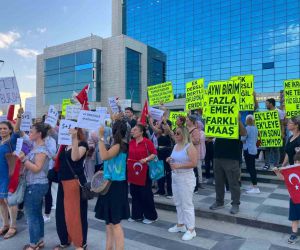 Usta öğreticilerden Ankara Büyükşehir Belediyesi önünde eylem