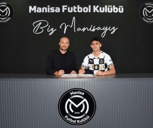 Manisa FK Akademisi’nden yetişen Yunus Emre Dursun profesyonel oldu