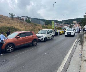 Maltepe’de vinç sürücüsü ortalığı birbirine katıp kaçtı: 16 araç birbirine girdi