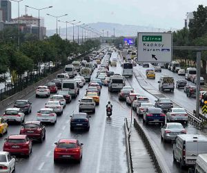 Anadolu Yakası’nda yağmur sonrası trafik yoğunluğu yaşandı