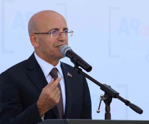 Hazine ve Maliye Bakanı Şimşek: “Eylülün başında orta vadeli programı açıklayacağız”