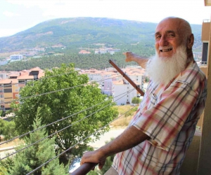 Üç yıldır DGS’yi kazanamayan Yaşar Dede pes etmiyor: “Matematik dersi almak istiyorum, ölene kadar okuyacağım”