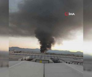 Antalya’da korkutan fabrika yangını