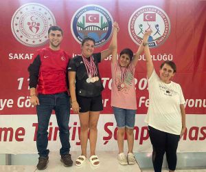 Kübra Saltık, Türkiye Yüzme Şampiyonasında 6 madalya kazandı