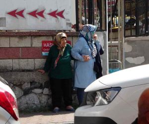 Fatih’te değişim saati bahanesiyle müşteri almayan pişkin taksici kamerada