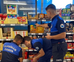 Tarihi geçmiş gıda ürünlerinin tespit edildiği market hakkında yasal işlem başlatıldı