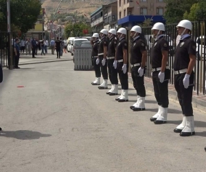 Muş’a ataması yapılan Vali Çakır göreve başladı