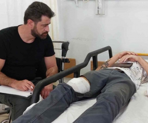 Ayrıldığı kız arkadaşı görüşmeyi kabul etmeyince kendini bıçakladı
