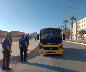 Nusaybin’de zabıta toplu taşıma araçlarını denetledi