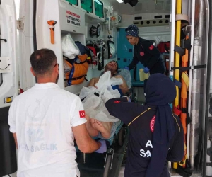 Belediye binası önünde kendini yakmaya kalktı