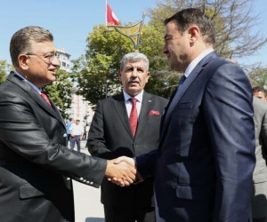 Rektör Kızıltoprak, valilik görevini devralan Musa Işın’ı tebrik etti ve görevinde başarılar diledi