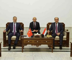 Bakan Fidan, Ulusal Hikmet Akımı Lideri Hekim ve Kanun Devleti Koalisyonu Lideri Maliki ile görüştü