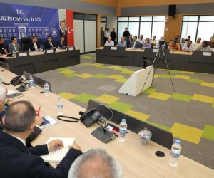 Vali Aydoğdu mahalle muhtarlarıyla bir araya geldi