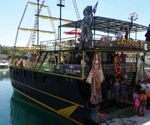 Van’ın ilk ve tek eğlence gemisi Calypso Van Gölü sularına indi