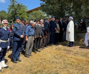 Domaniç’te vefat eden Kıbrıs gazisi Şerif Kaptan toprağa verildi