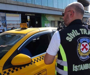 Taksim’de ticari taksi denetimi: Kemer takmayan şoförlere ceza yağdı