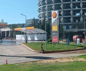 Gaziantep’teki otel yangının petrol istasyonuna sıçramaması için önlem alındı