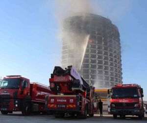 Gaziantep’teki otel yangını 5 saatte kontrol altına alındı