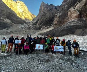 İnegöllü sporcular Cilo Dağı’nda buz tırmanış eğitimine katıldı
