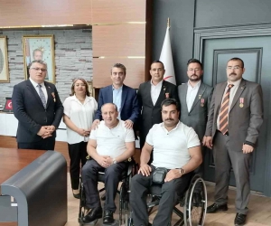 Şehit aileleri ve gazilerden Sağlık Müdürüne teşekkür ziyareti