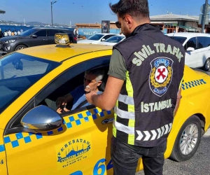 Eminönü’nde kemer takmayan taksicilere ceza yağdı