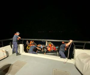 Ayvacık açıklarında Yunan unsurlarınca ölüme terk edilen 36 kaçak göçmen kurtarıldı