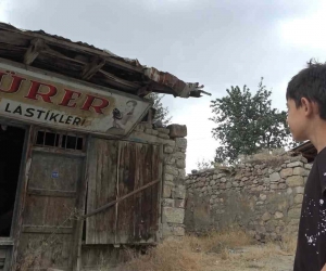 Gümüşhane’de 68 yıl önce 3 boyutlu olarak yapılan tabela görenleri hayrete düşürüyor