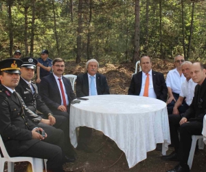 Osmaneli ‘de 30 Ağustos Zafer bayramı kutlamaları çerçevesinde şehitler için dua edildi