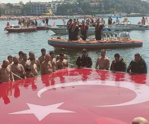30 Ağustos Zafer Bayramı’nda denizde bayrak açtılar