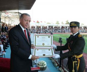 Cumhurbaşkanı Erdoğan: “KAAN’ı inşallah 2023 senesi bitmeden uçağımızın havalandığını göreceğiz”