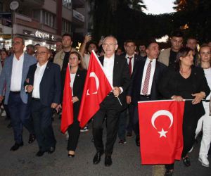 CHP Lideri Kılıçdaroğlu, Aydın’daki Zafer Yürüyüşü’ne katıldı