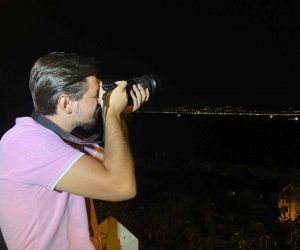İzmir’de “Mavi Ay” seyirlik manzara oluşturdu
