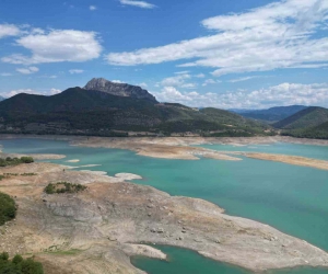 Kuraklığın vurduğu Kozan Barajı havadan görüntülendi