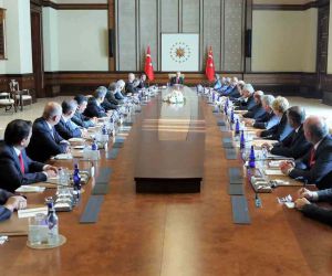 Özakalın’dan Cumhurbaşkanı Erdoğan’a Erzurum sunumu