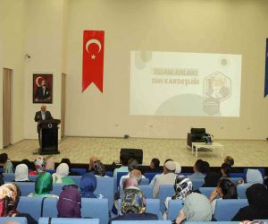 Batman Üniversitesinde ‘İslam Ahlakı Din Kardeşliği’ konferansı