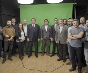 Açıköğretim Sisteminde yeşil perdeli videolar