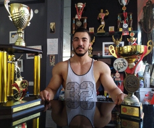 Mobilyacı çıraklığından dünya şampiyonluğuna