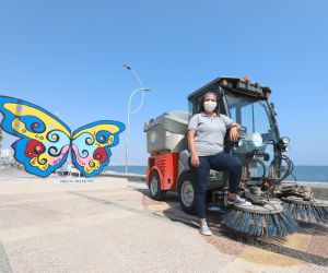 Üniversite mezunu Meltem, 6 yıldır Mezitli sokaklarını temizliyor