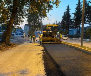 Gölcük Adnan Menderes’te bin 250 ton binder asfalt serildi