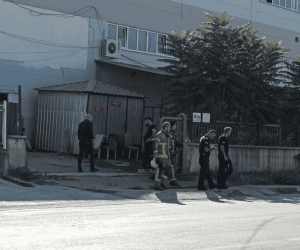 İnegöl'de fabrika deposunda yangın! 1 işçi hastanelik oldu