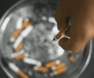 Sigara akıl hastalığı riskini yüzde 250 artırıyor