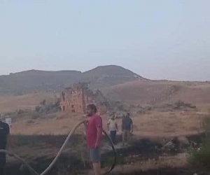 Tripolis’te örtü yangını korkuttu