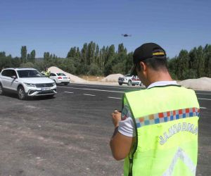 Jandarma yeni Konya Antalya Kara yolunda dron destekli denetimlerini artırdı